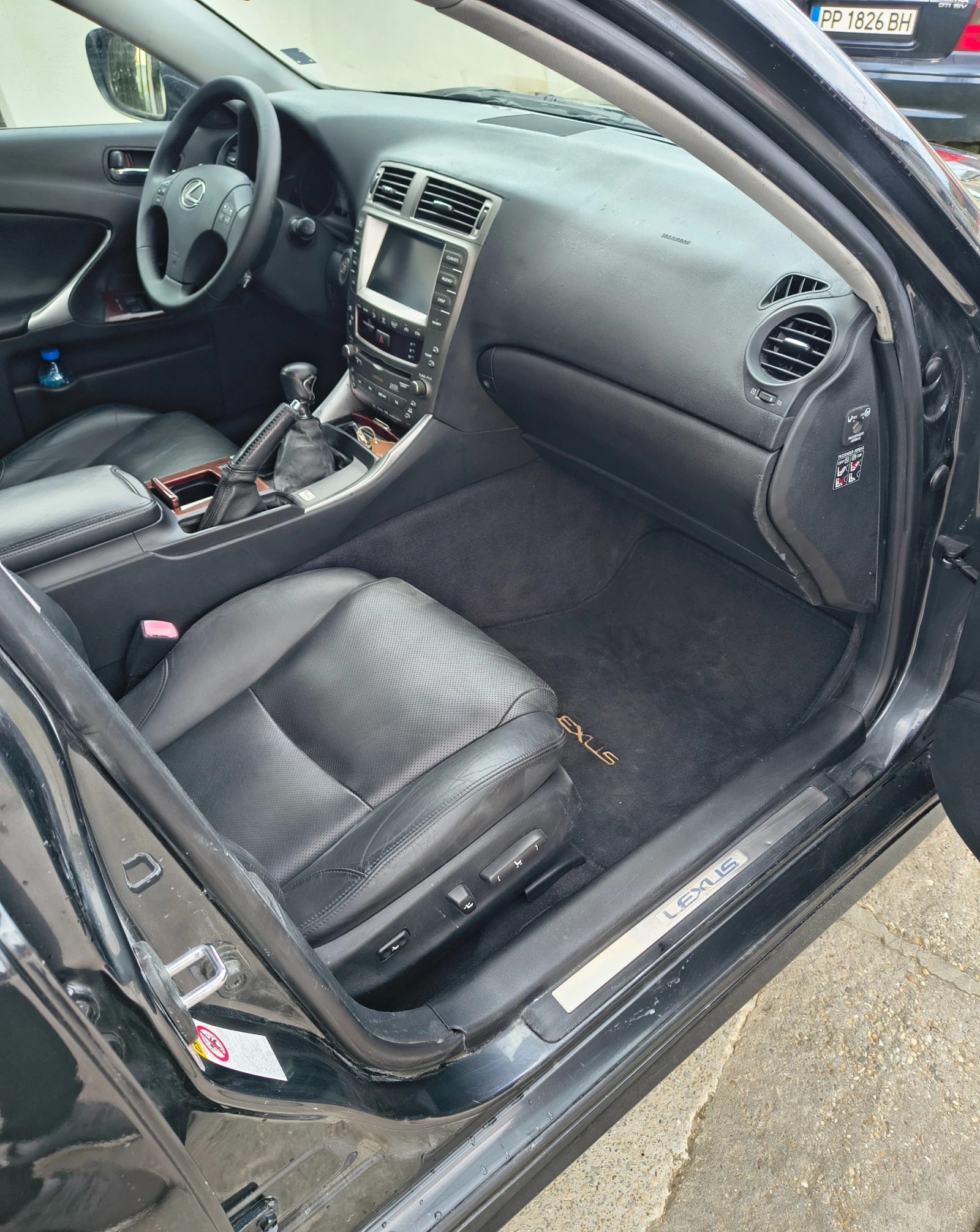 Lexus IS 220d, снимка 12 - Автомобили и джипове - 54544853