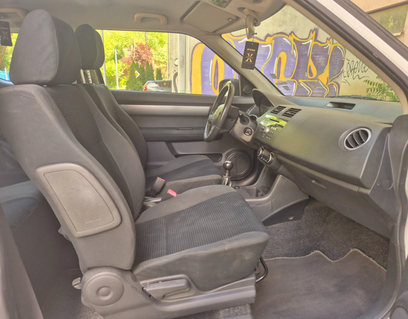 Suzuki Swift 1.3/Keyless/климатроник, снимка 10 - Автомобили и джипове - 54591389
