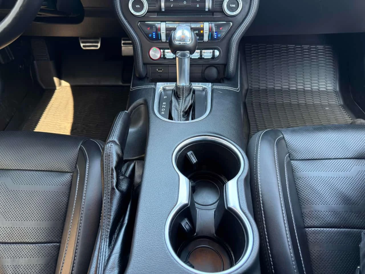 Ford Mustang * EcoBoost * CARFAX * ЦЕНА ДО БГ, снимка 14 - Автомобили и джипове - 54729308