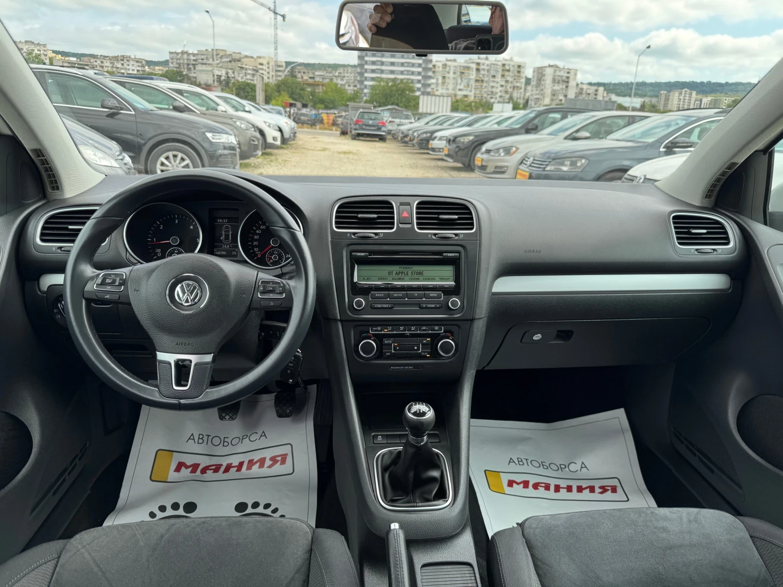 VW Golf 1.6TDI, снимка 9 - Автомобили и джипове - 54879936
