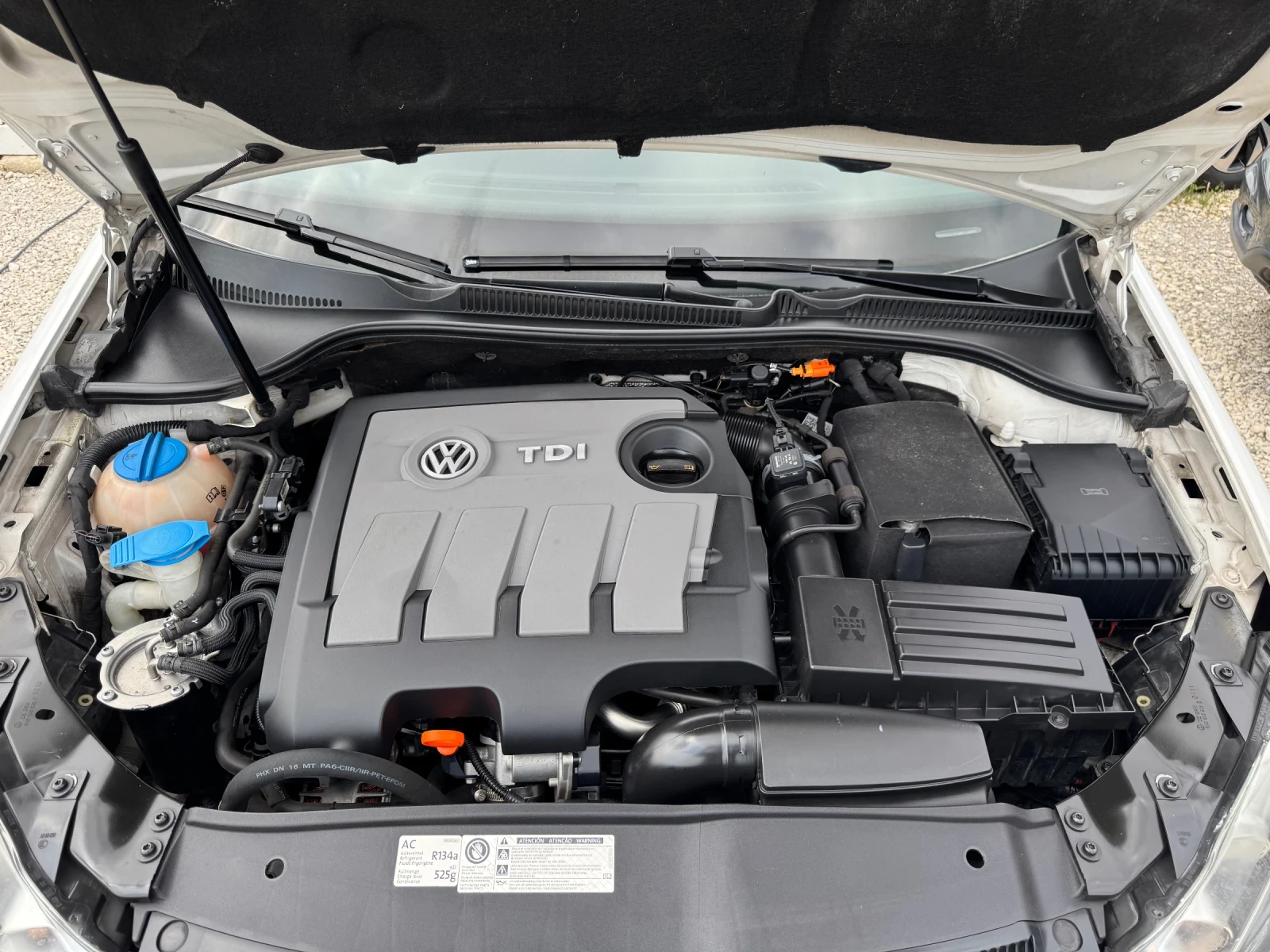 VW Golf 1.6TDI, снимка 15 - Автомобили и джипове - 54879936