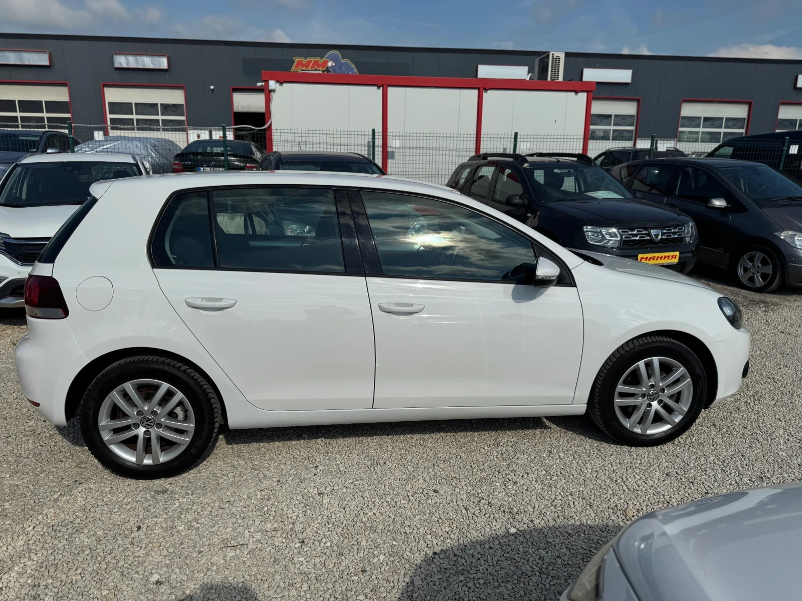 VW Golf 1.6TDI, снимка 7 - Автомобили и джипове - 54879936