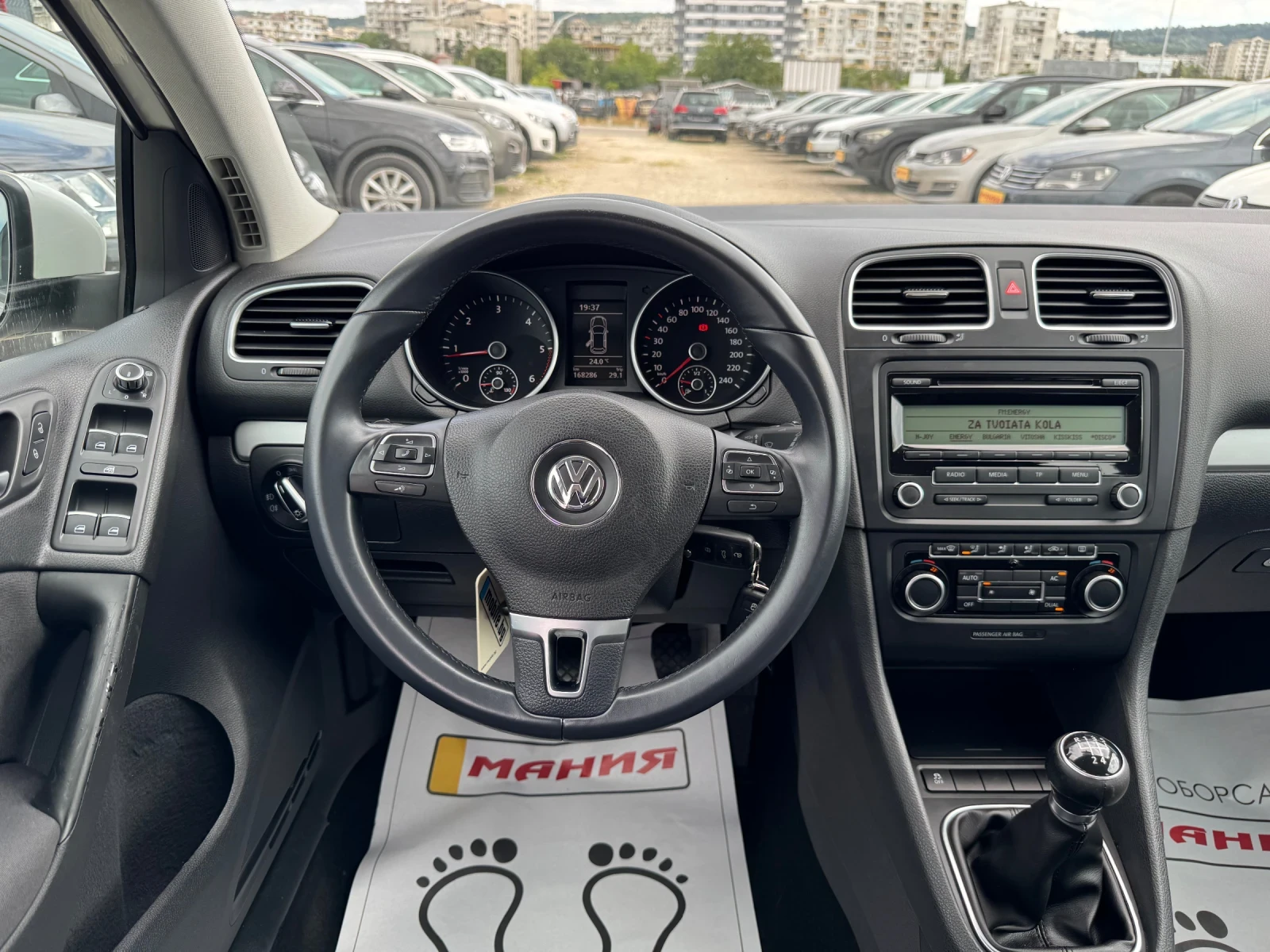 VW Golf 1.6TDI, снимка 11 - Автомобили и джипове - 54879936
