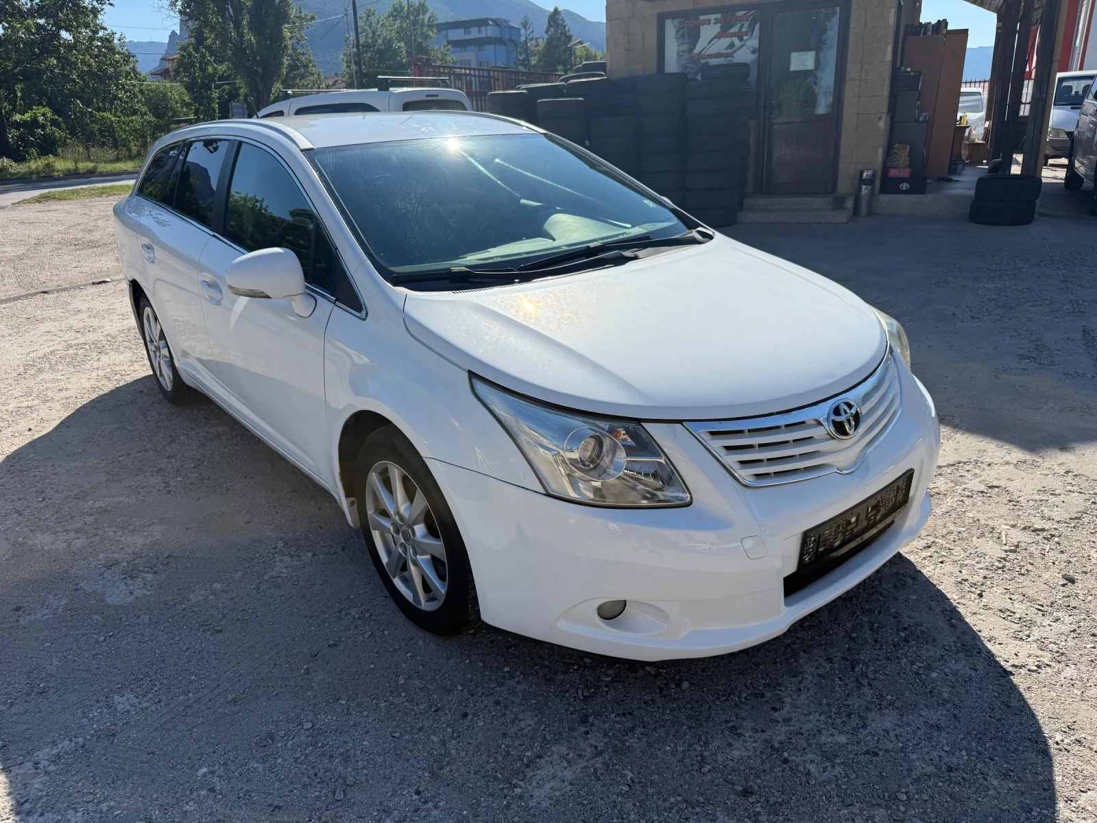 Toyota Avensis 2.2 d4d 150 kc., снимка 2 - Автомобили и джипове - 55244354