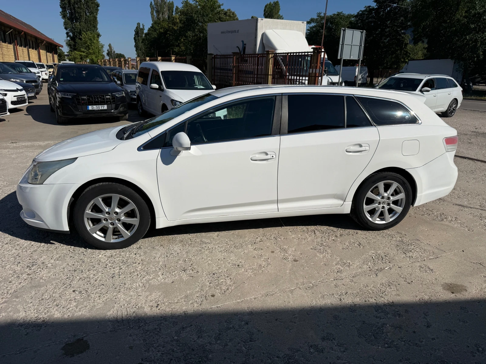 Toyota Avensis 2.2 d4d 150 kc., снимка 4 - Автомобили и джипове - 55244354