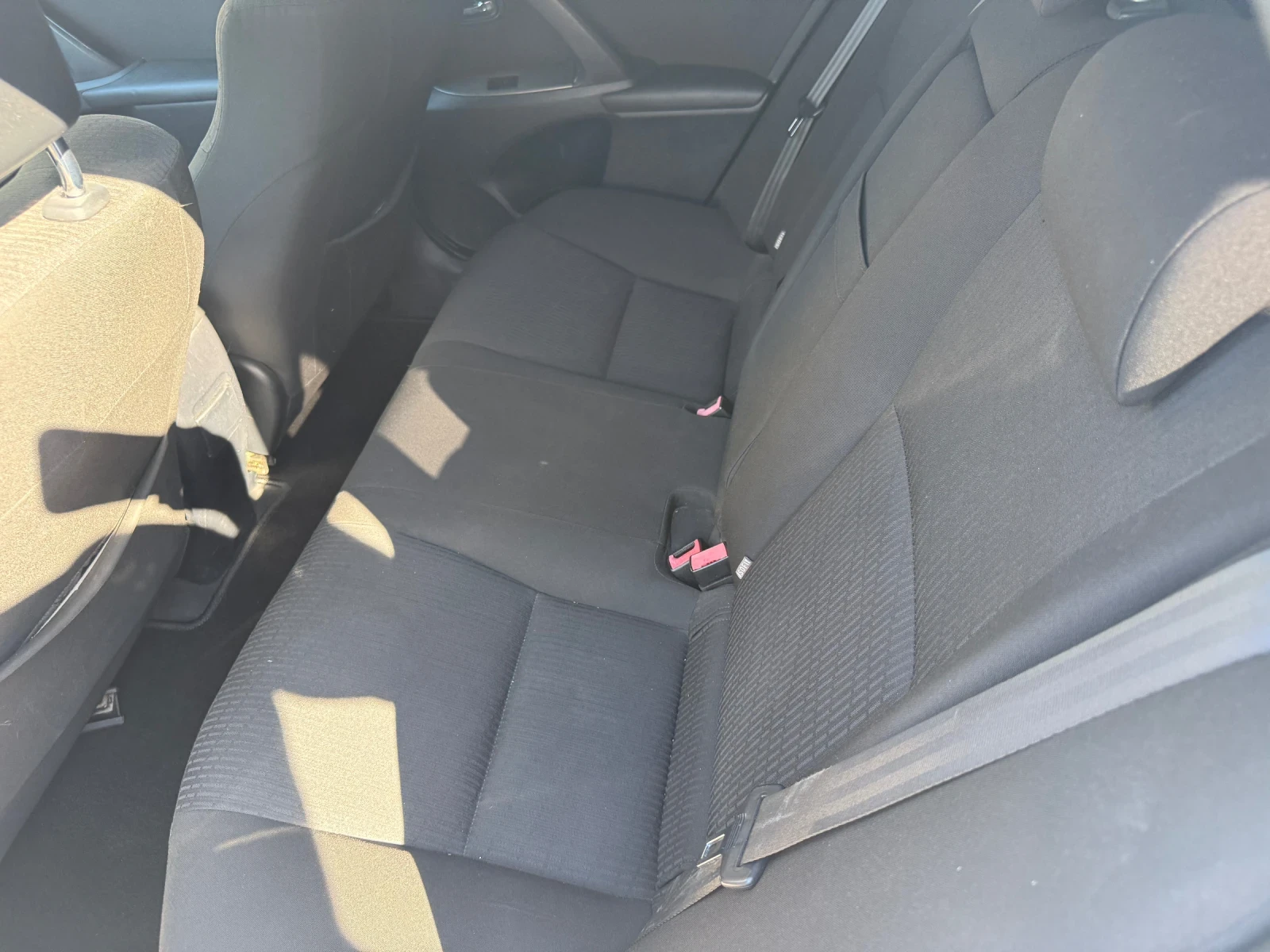 Toyota Avensis 2.2 d4d 150 kc., снимка 11 - Автомобили и джипове - 55244354
