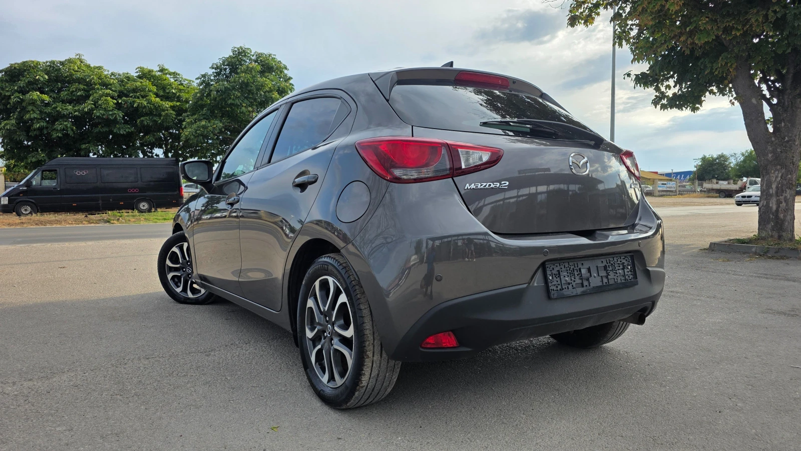 Mazda 2 KATO ЧИСТО НОВ, снимка 4 - Автомобили и джипове - 55269600