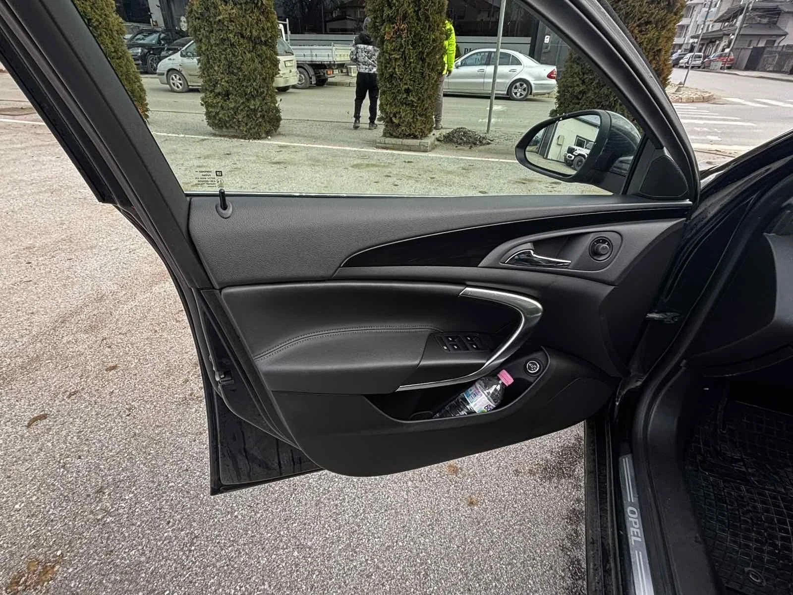 Opel Insignia, снимка 13 - Автомобили и джипове - 55361414