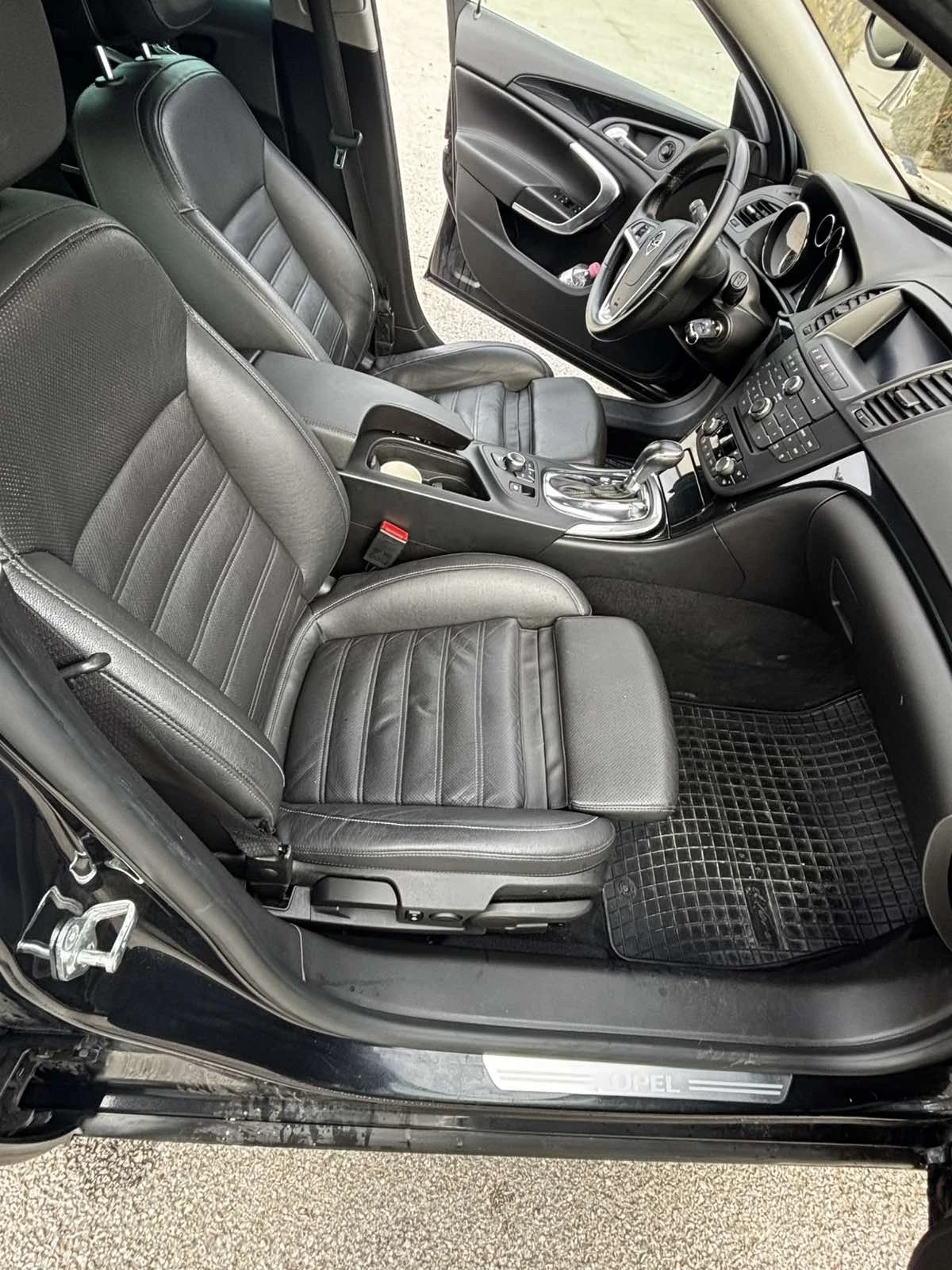 Opel Insignia, снимка 10 - Автомобили и джипове - 55361414