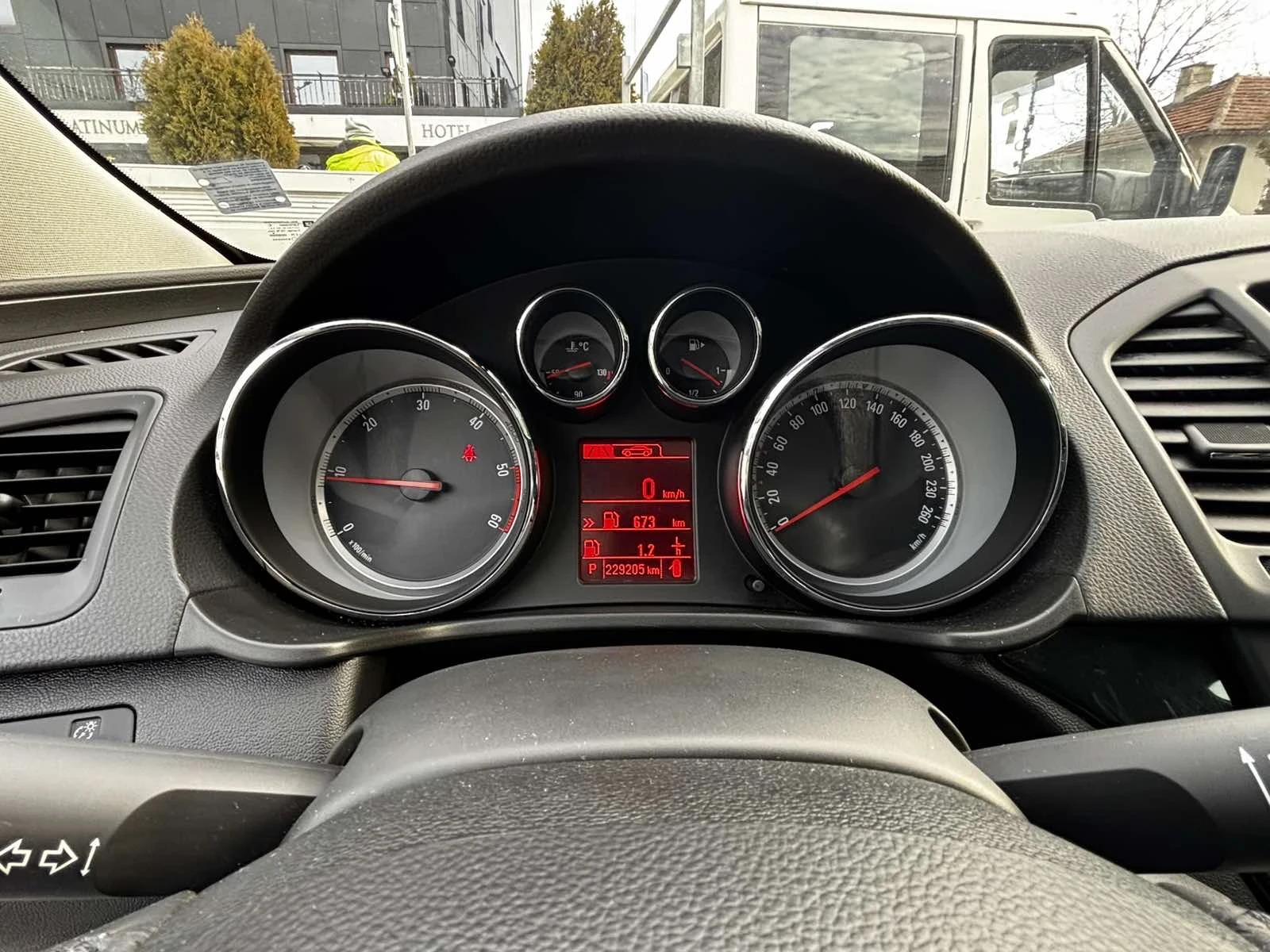 Opel Insignia, снимка 8 - Автомобили и джипове - 55361414