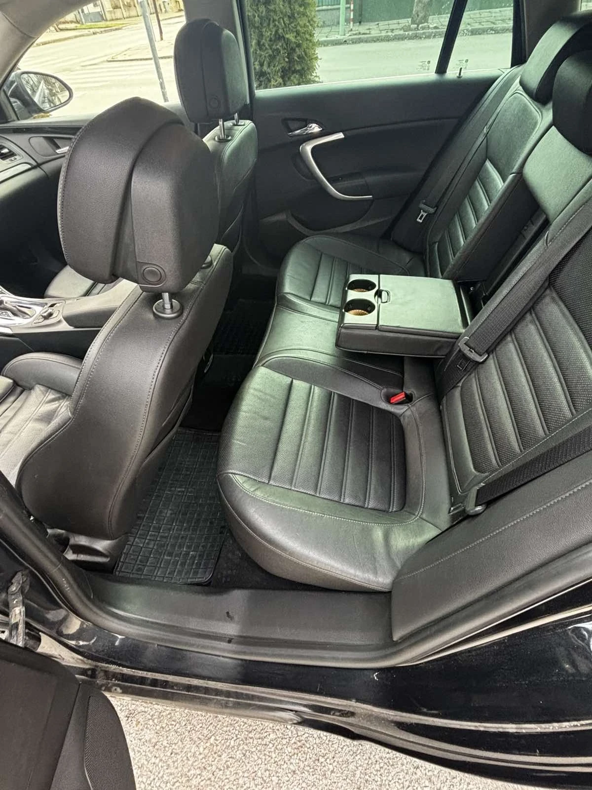 Opel Insignia, снимка 11 - Автомобили и джипове - 55361414