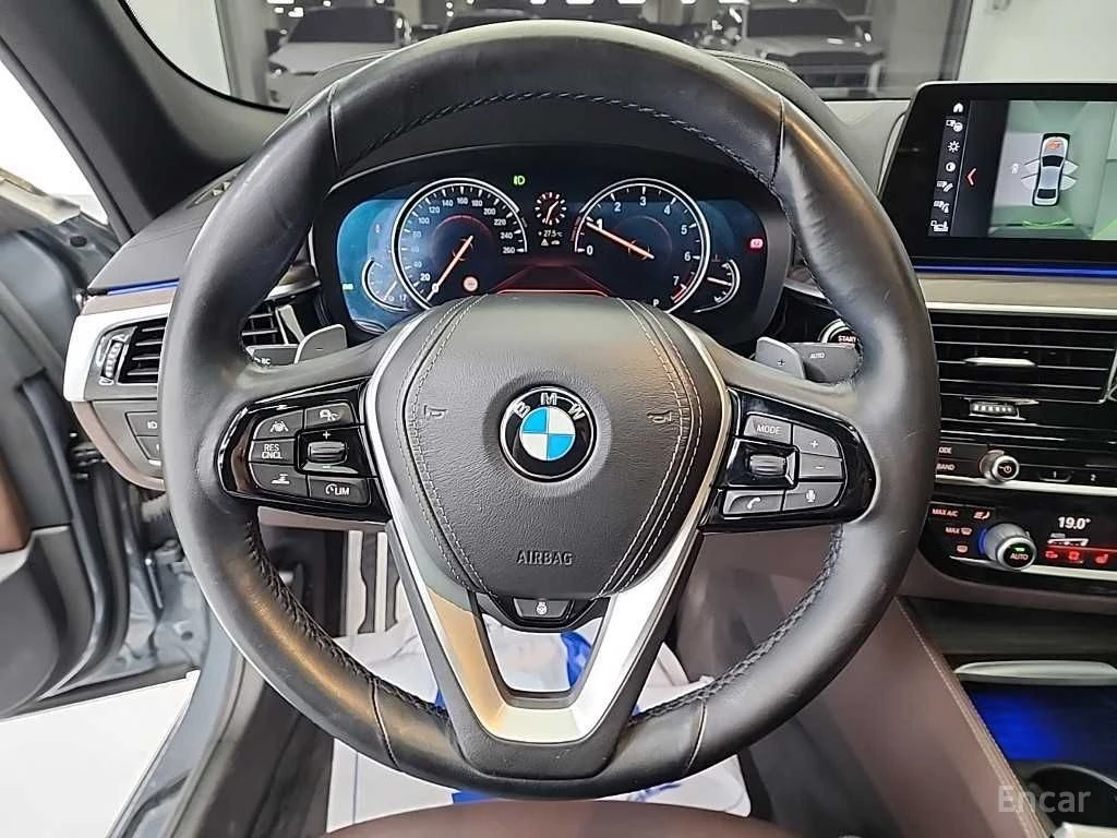 BMW 530 i M SPORT* DISTRONIC* ХЕДЪП* 360* ОБДУХВАНЕ* PANO*, снимка 7 - Автомобили и джипове - 55528468