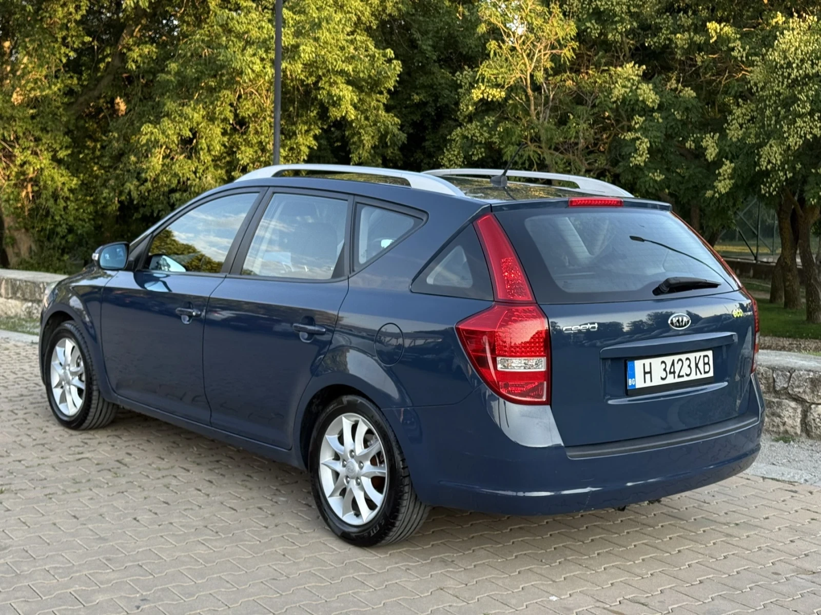 Kia Ceed SW Facelift 1.6 CRDi 115 к.с., снимка 3 - Автомобили и джипове - 55548456