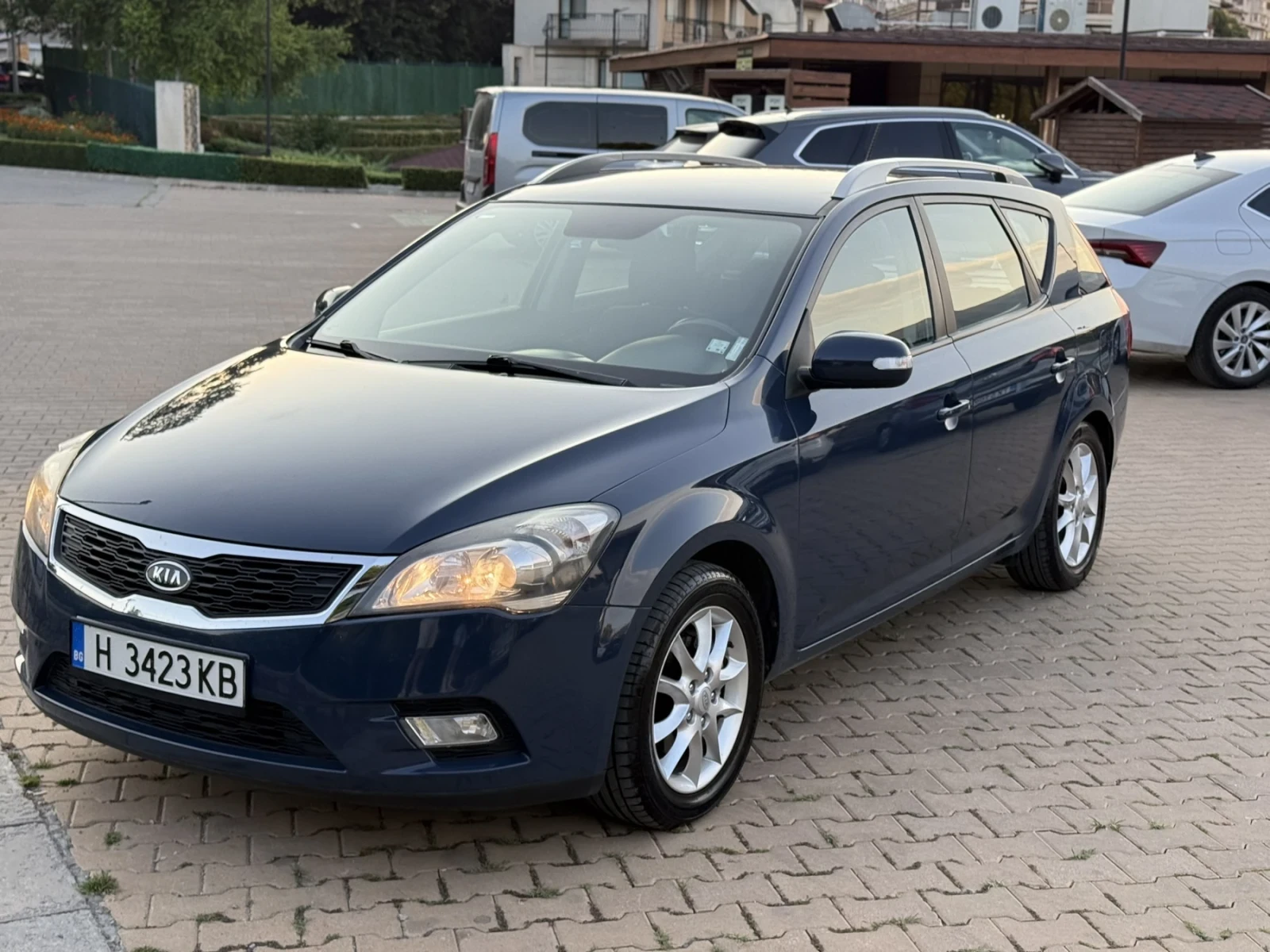 Kia Ceed SW Facelift 1.6 CRDi 115 к.с., снимка 2 - Автомобили и джипове - 55548456