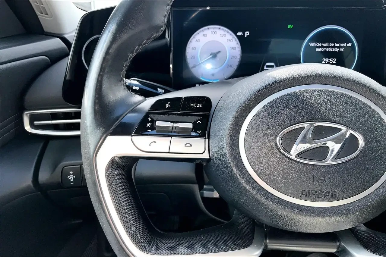 Hyundai Elantra Hybrid Luxury | Navigation | Efficiency | Sunroof, снимка 15 - Автомобили и джипове - 56259136