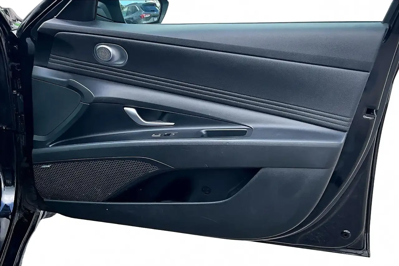 Hyundai Elantra Hybrid Luxury | Navigation | Efficiency | Sunroof, снимка 5 - Автомобили и джипове - 56259136