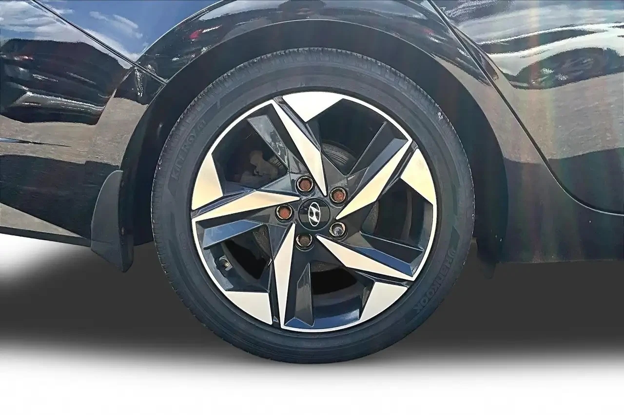 Hyundai Elantra Hybrid Luxury | Navigation | Efficiency | Sunroof, снимка 10 - Автомобили и джипове - 56259136