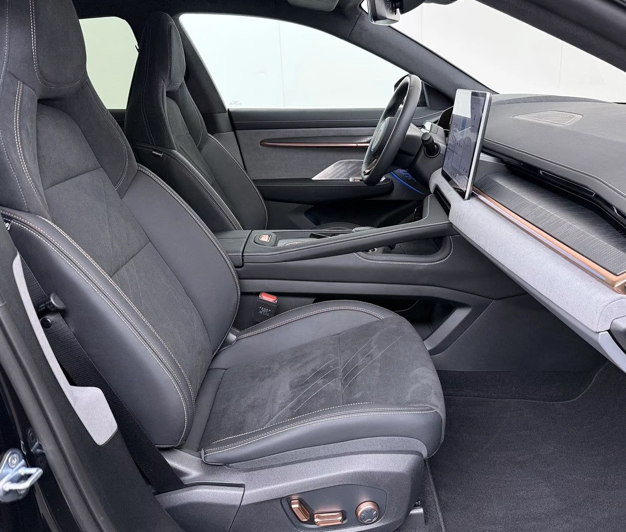 Zeekr 001 AWD Performance, снимка 8 - Автомобили и джипове - 56461225