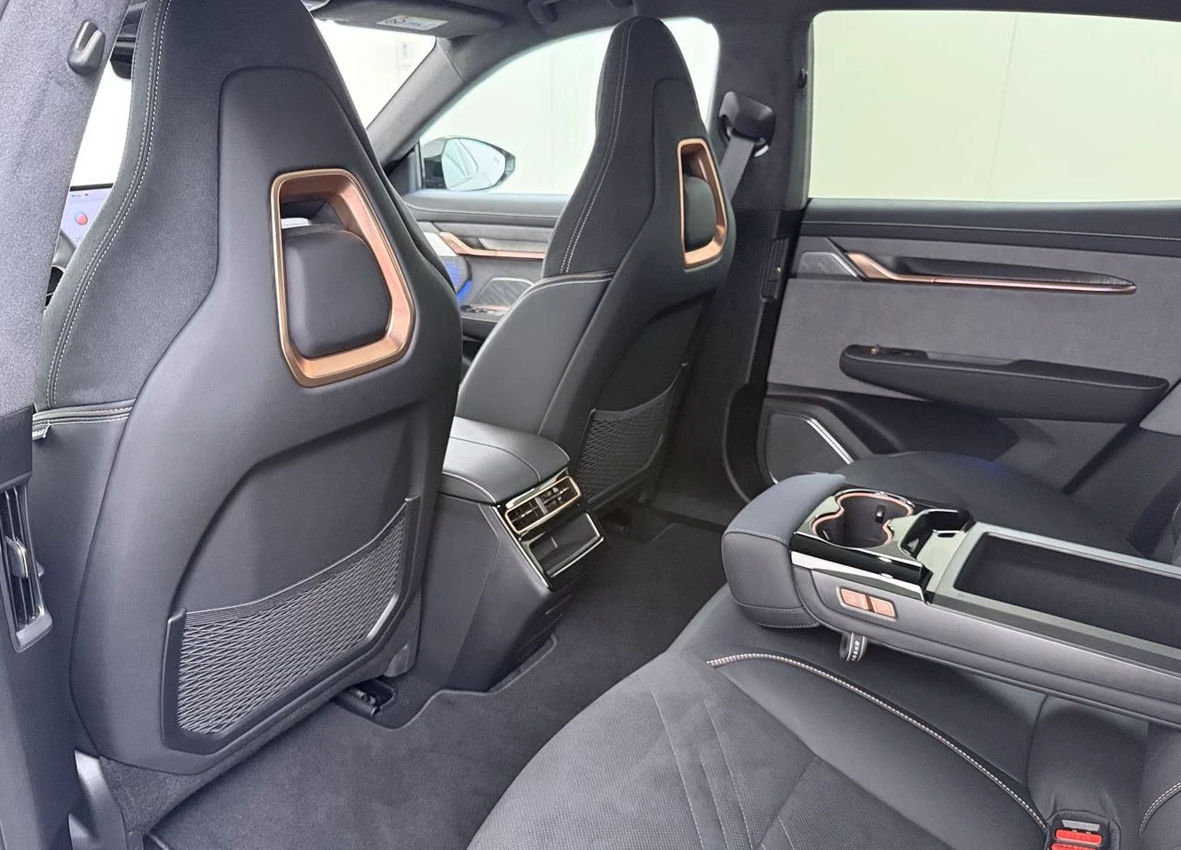 Zeekr 001 AWD Performance, снимка 5 - Автомобили и джипове - 56461225