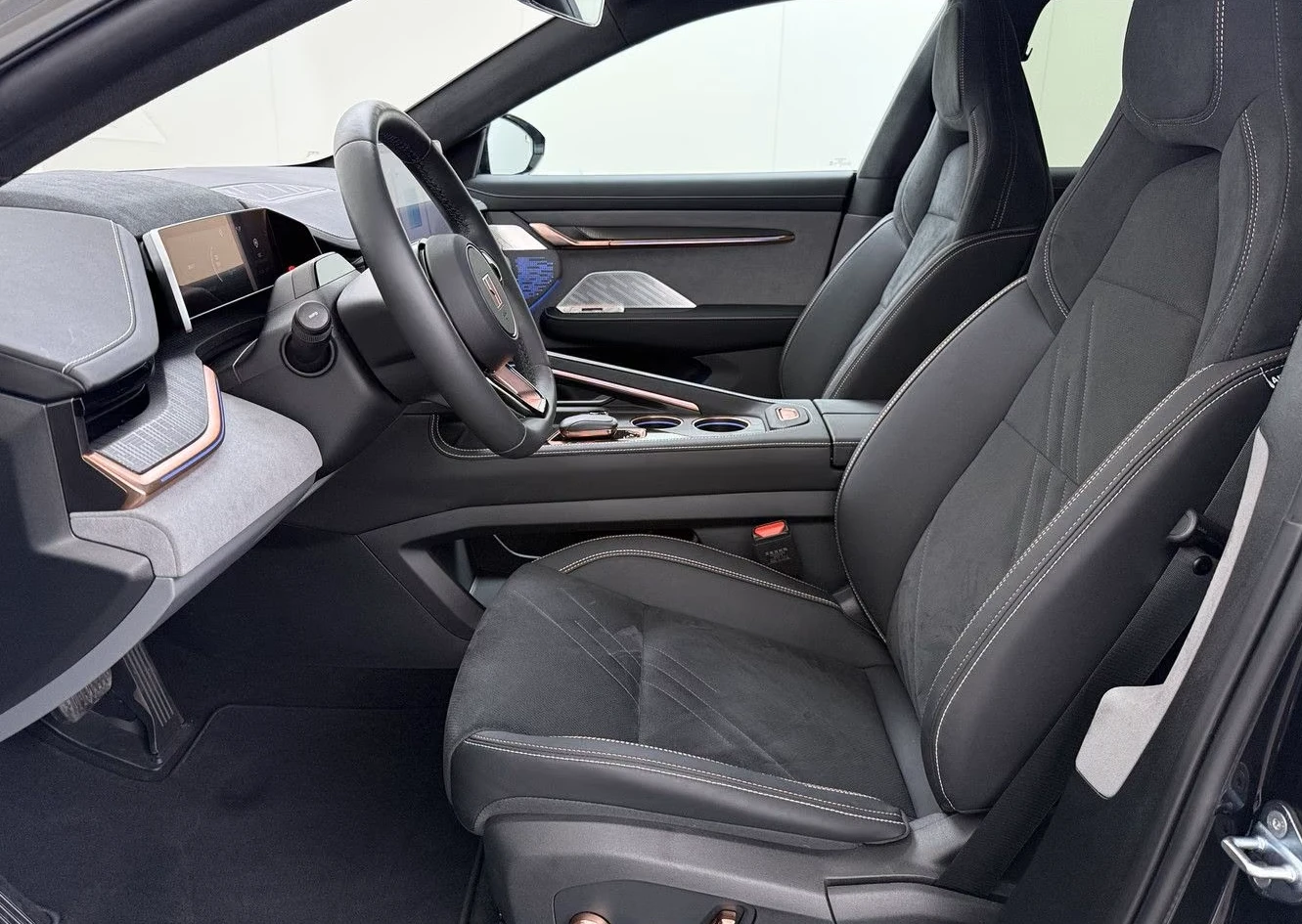 Zeekr 001 AWD Performance, снимка 4 - Автомобили и джипове - 56461225