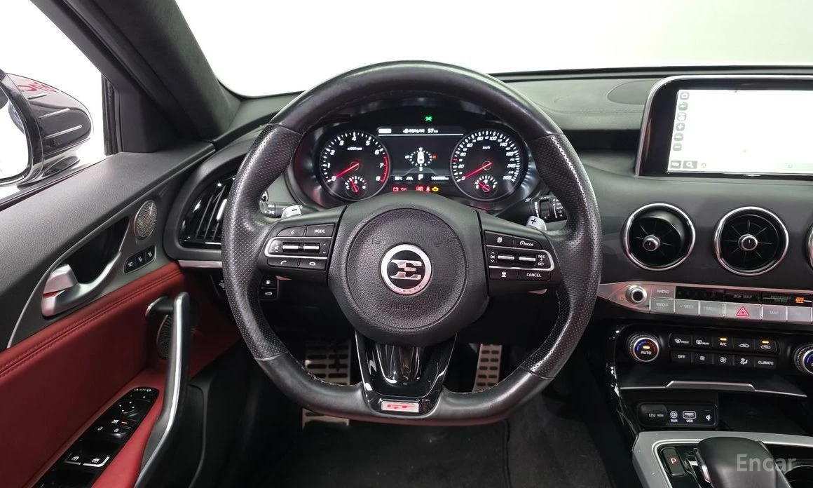 Kia Stinger, снимка 13 - Автомобили и джипове - 56639713
