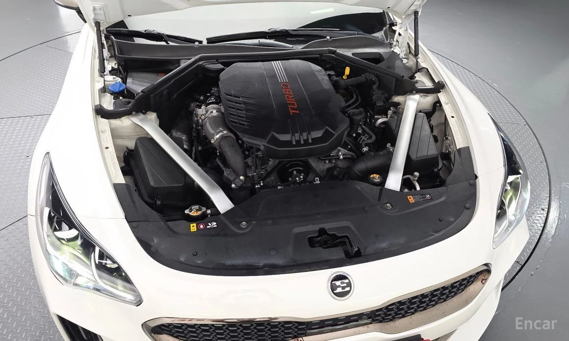 Kia Stinger, снимка 6 - Автомобили и джипове - 56639713