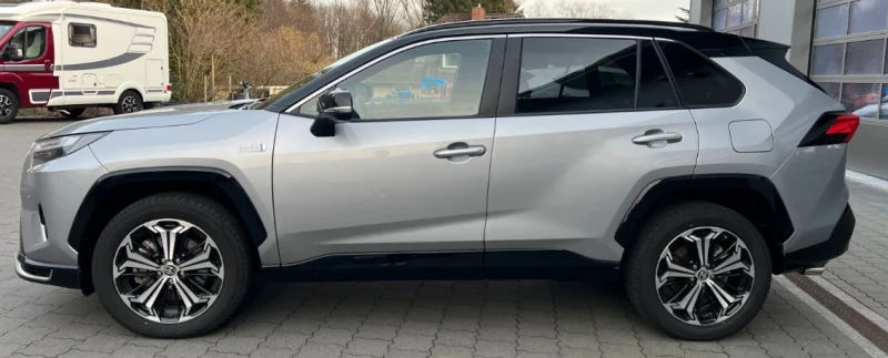 Toyota Rav4 2.5 Plug-In Hybrid 4x4 Style 360 Камера JBL, снимка 2 - Автомобили и джипове - 47285634