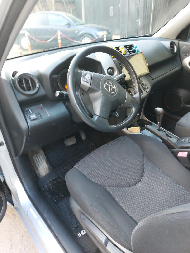 Toyota Rav4, снимка 6 - Автомобили и джипове - 48989516