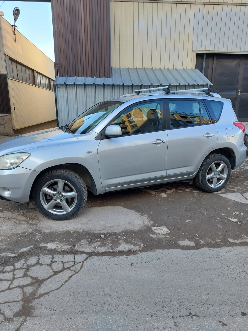 Toyota Rav4, снимка 2 - Автомобили и джипове - 48989516