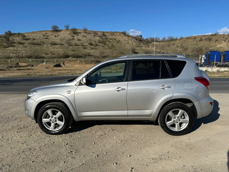 Toyota Rav4 2.2 D-CAT 4х4 LUXURY/KEYLESS  , снимка 4 - Автомобили и джипове - 49563545