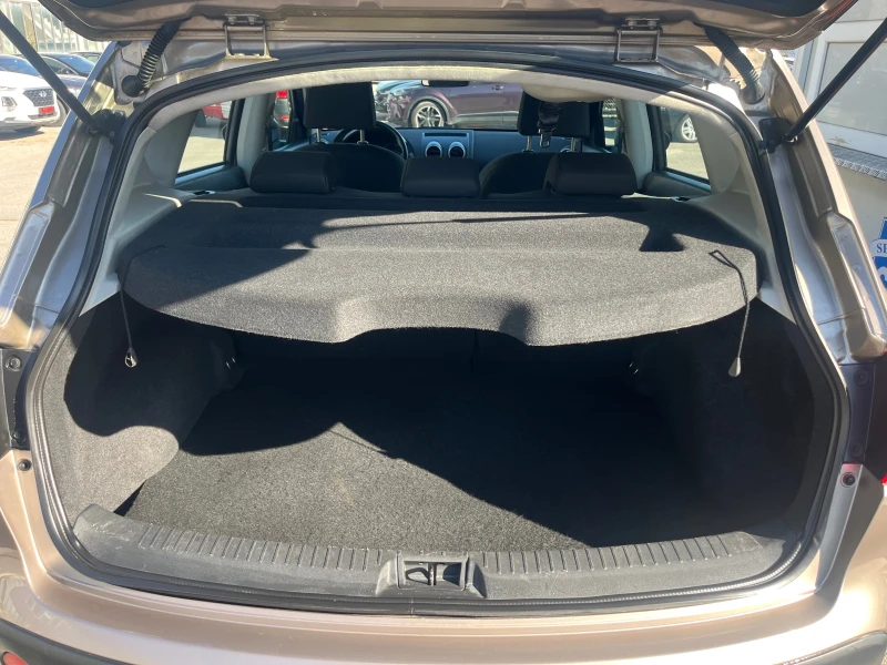 Nissan Qashqai 1.6i, снимка 13 - Автомобили и джипове - 51735483