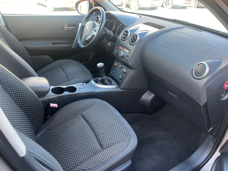 Nissan Qashqai 1.6i, снимка 7 - Автомобили и джипове - 51735483