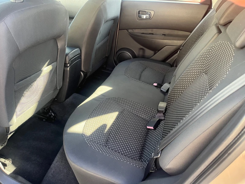 Nissan Qashqai 1.6i, снимка 11 - Автомобили и джипове - 51735483