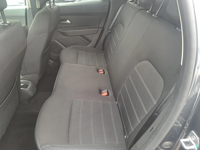 Dacia Duster 1.5 DCI, снимка 10 - Автомобили и джипове - 52388209