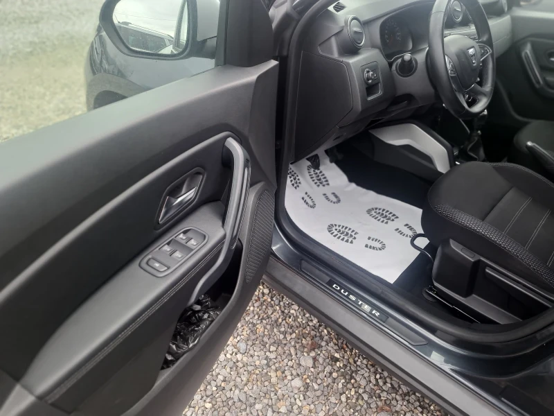 Dacia Duster 1.5 DCI, снимка 8 - Автомобили и джипове - 52388209