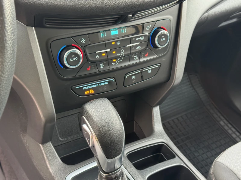 Ford Kuga 1.5 TURBO* ESCAPE* SE* 4WD* CAMERA* РЕГИСТРИРАН, снимка 11 - Автомобили и джипове - 52629194