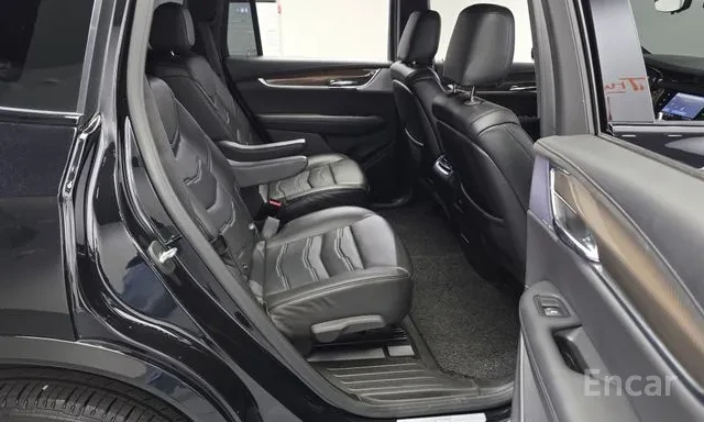 Cadillac XT6 3.6 Sport AWD* 360 камери* HUD* Вентилация, снимка 11 - Автомобили и джипове - 56687996