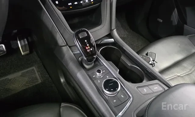 Cadillac XT6 3.6 Sport AWD* 360 камери* HUD* Вентилация, снимка 9 - Автомобили и джипове - 56687996