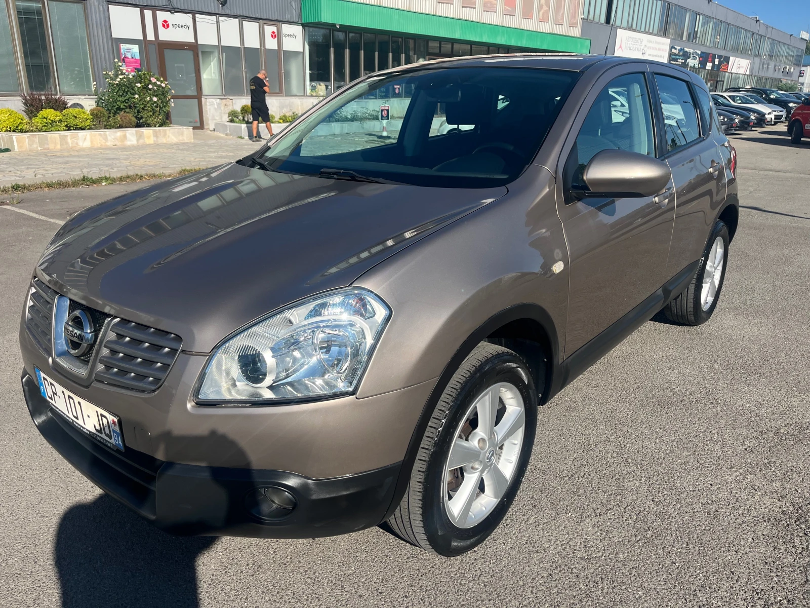 Nissan Qashqai 1.6i - изображение 3