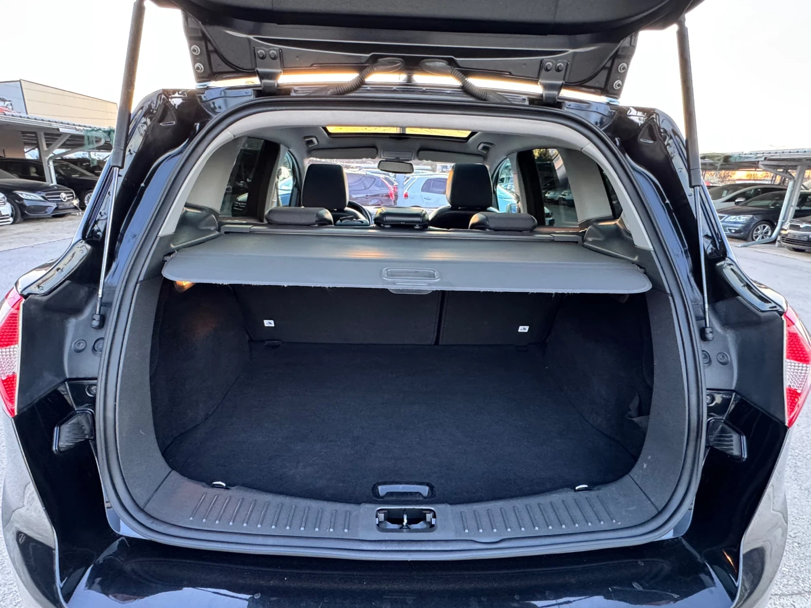 Ford Kuga 2.0TDCI ИТАЛИЯ, снимка 9 - Автомобили и джипове - 54443396