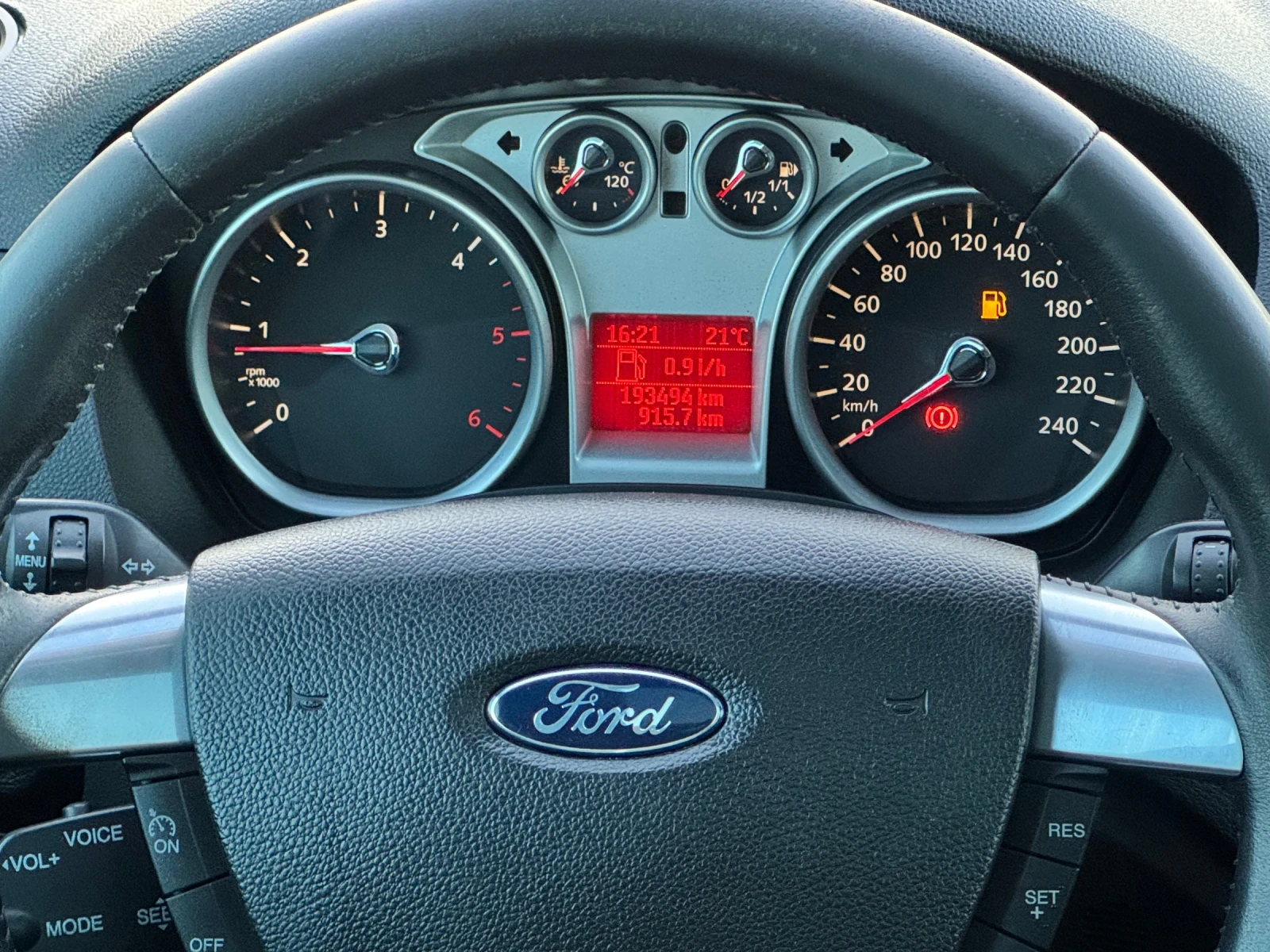 Ford Kuga 2.0TDCI ИТАЛИЯ, снимка 11 - Автомобили и джипове - 54443396
