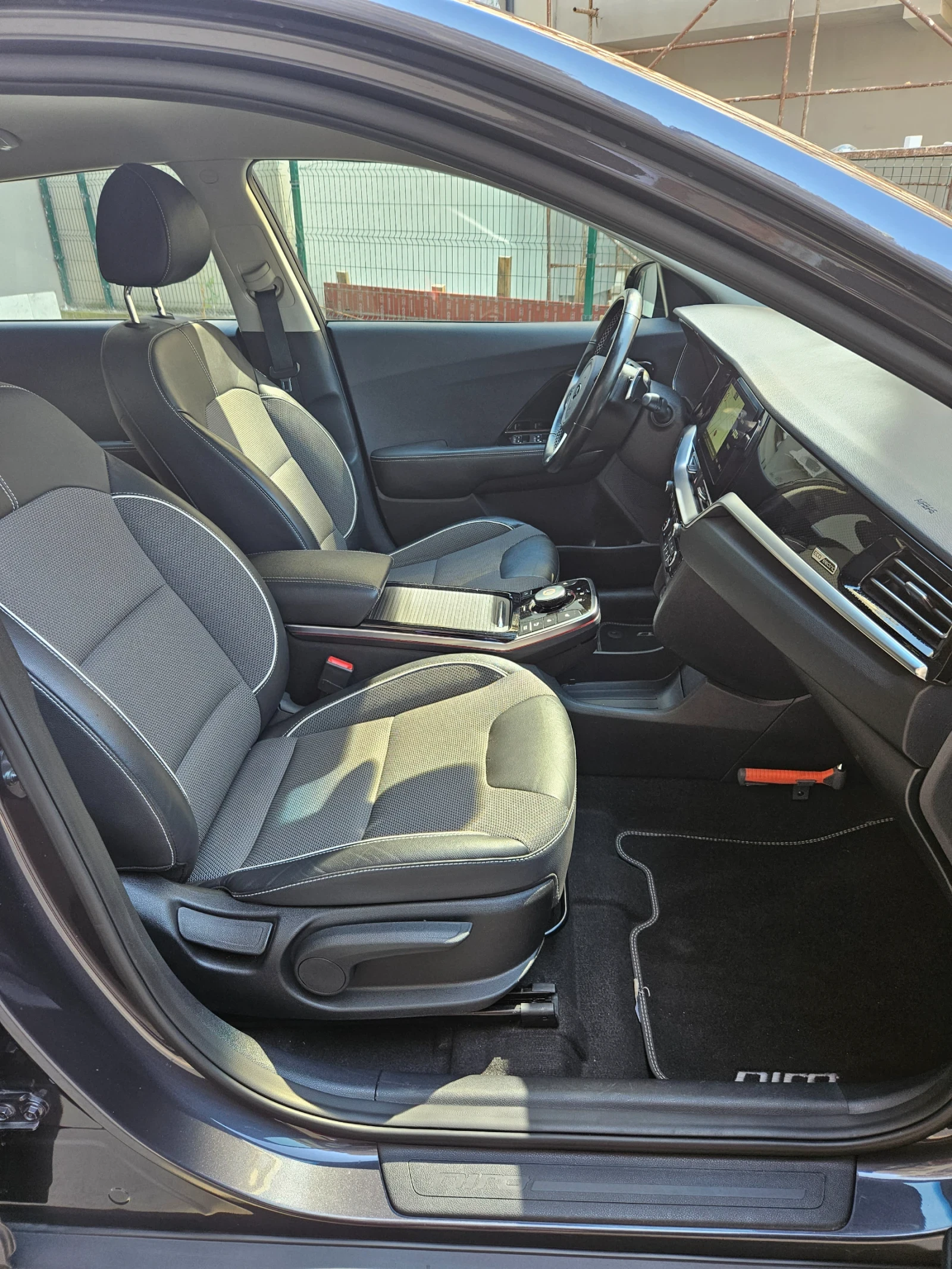 Kia Niro ТЕРМОПОМПА / 99 000 км/ 64 kwh/ , снимка 7 - Автомобили и джипове - 55185111