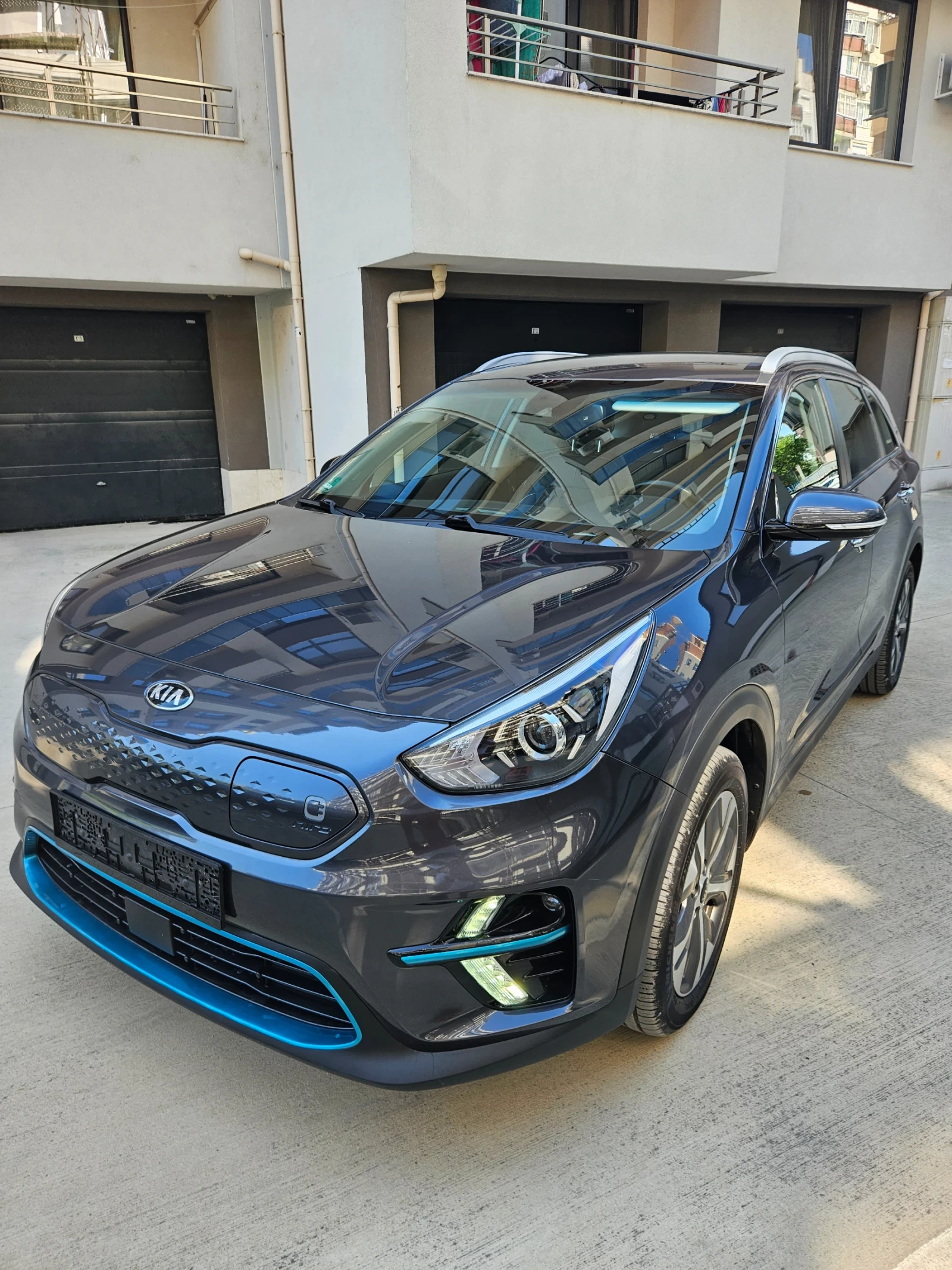 Kia Niro ТЕРМОПОМПА / 99 000 км/ 64 kwh/ , снимка 3 - Автомобили и джипове - 55185111