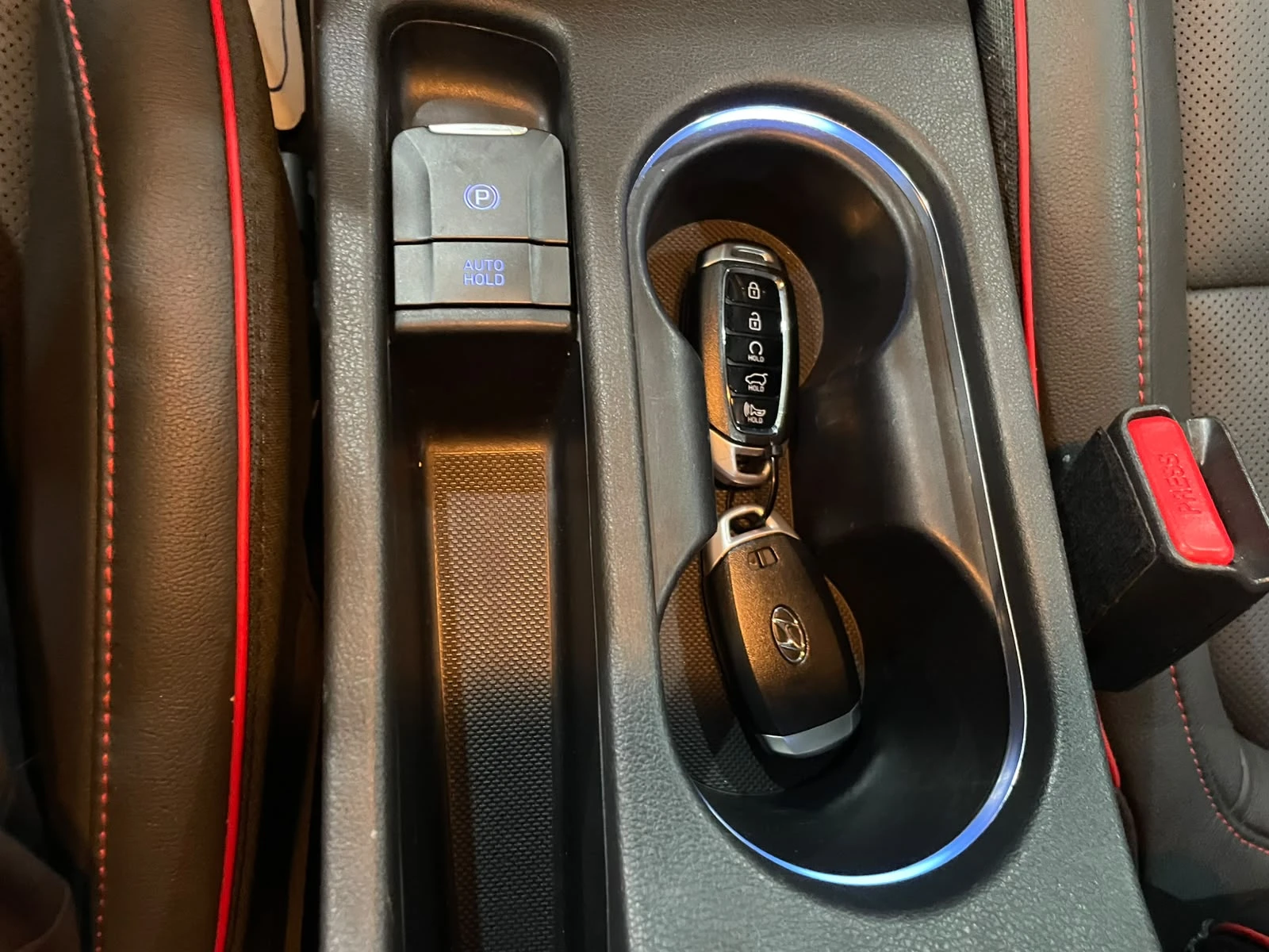 Hyundai Kona 1.6 Turbo ! 2WD ! N Line !, снимка 17 - Автомобили и джипове - 55693952