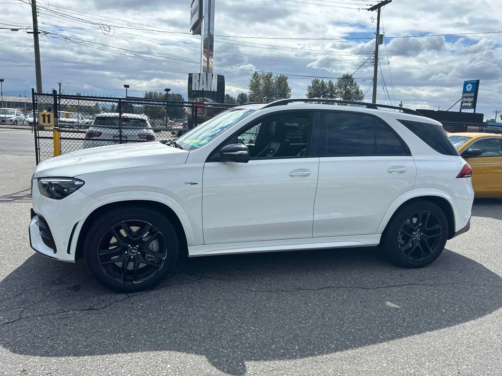 Mercedes-Benz GLE 53 4MATIC 360* Pano* HUD* Distronic* Brum* Обух* , снимка 2 - Автомобили и джипове - 55956654