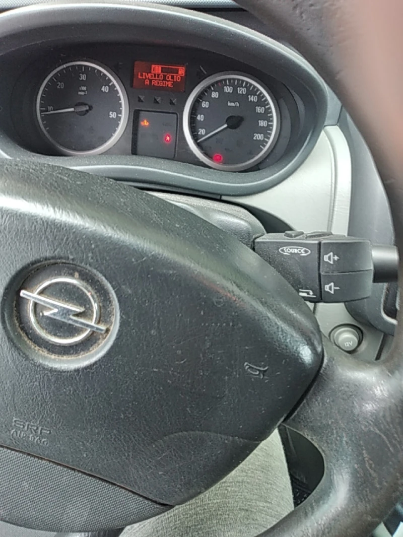 Opel Vivaro, снимка 3 - Бусове и автобуси - 47575418