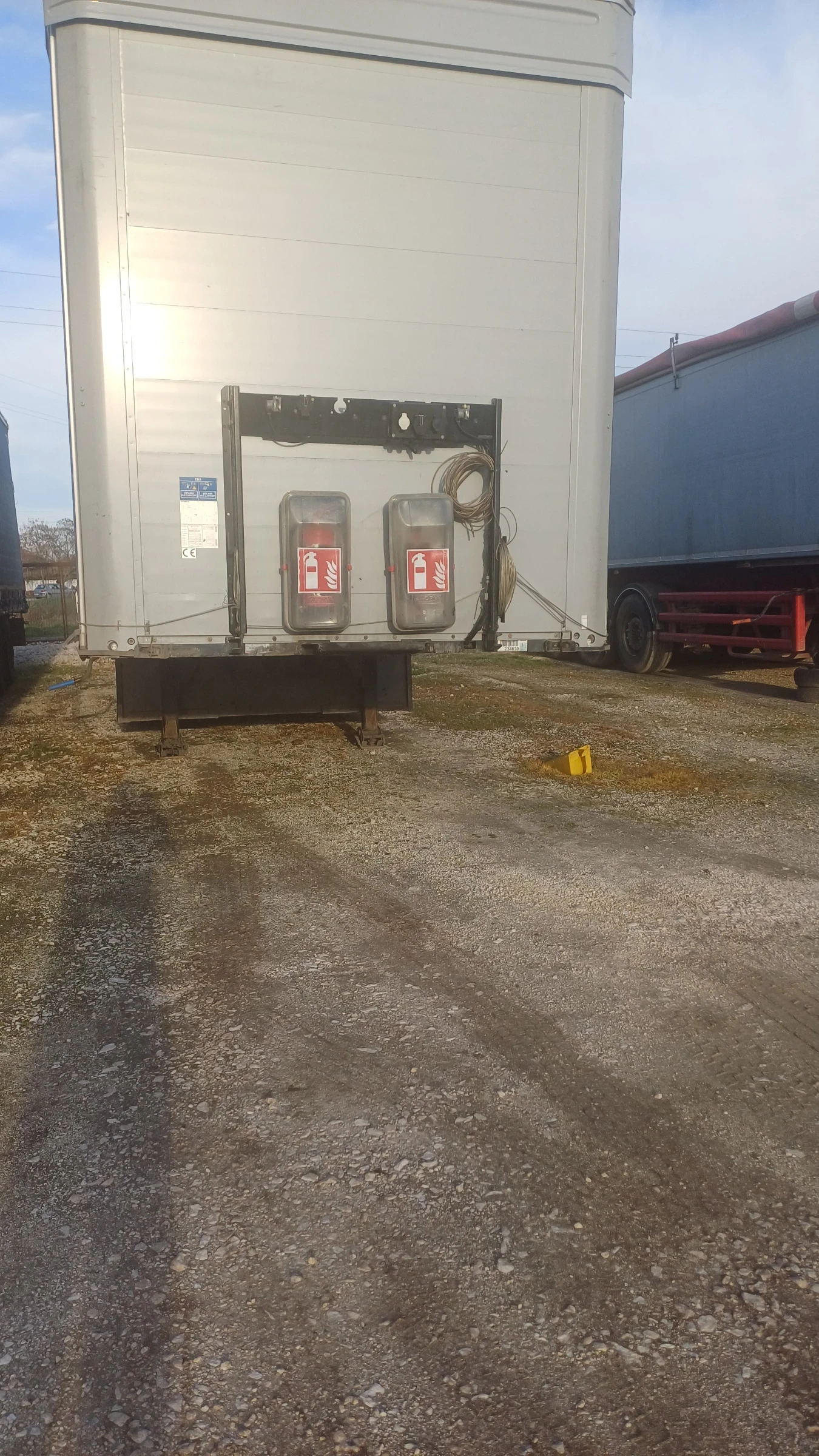 Полуремарке Koegel SN24 Стандартно , снимка 4 - Ремаркета - 54198433