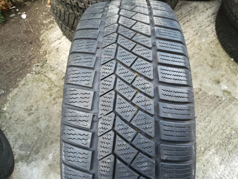 Гуми Зимни 205/60R16, снимка 1 - Гуми и джанти - 19551775