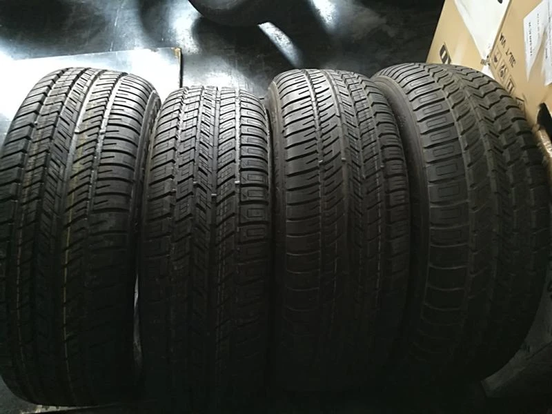 Гуми Летни 205/65R15, снимка 1 - Гуми и джанти - 22770591