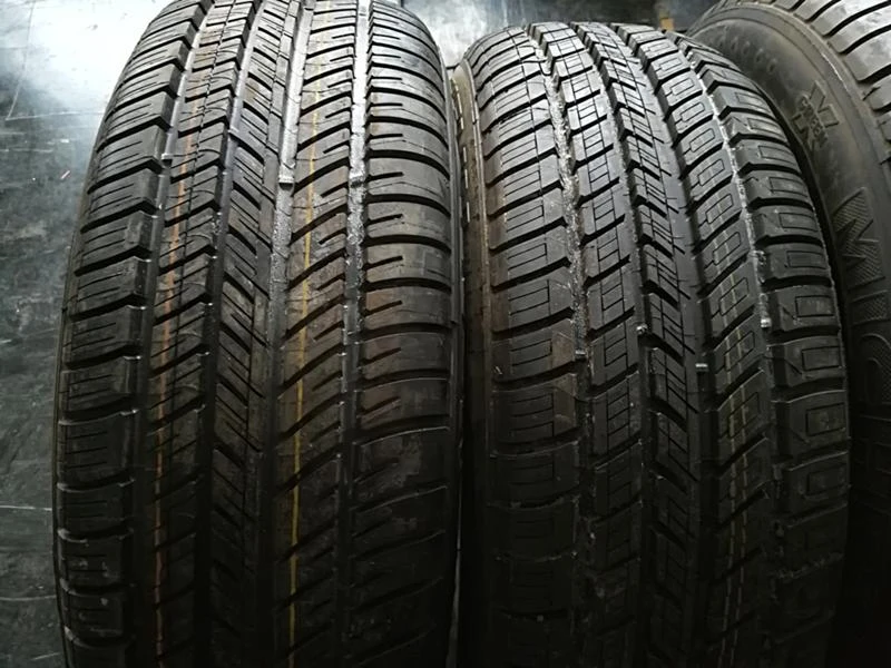 Гуми Летни 205/65R15, снимка 2 - Гуми и джанти - 22770591